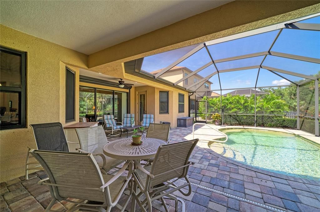 For Sale: $780,000 (4 beds, 3 baths, 2674 Square Feet)