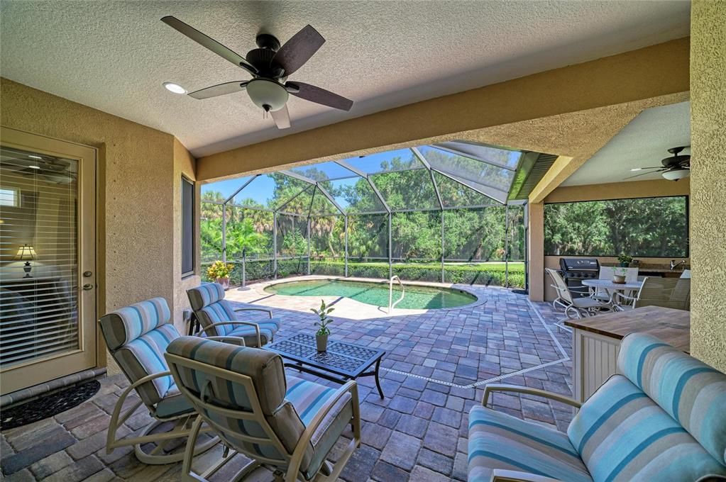 For Sale: $780,000 (4 beds, 3 baths, 2674 Square Feet)