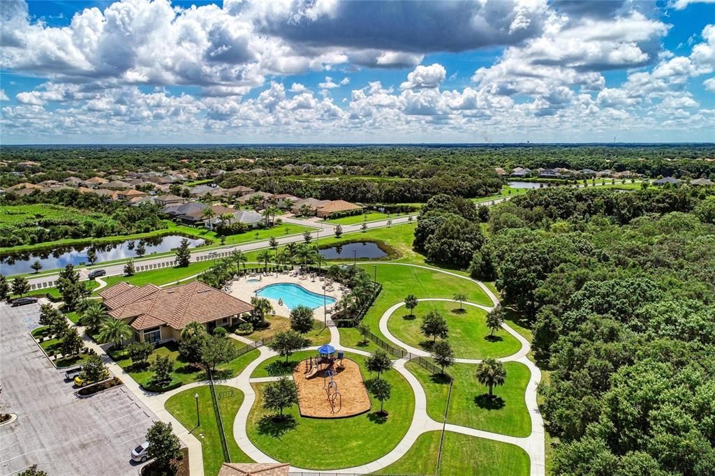 For Sale: $780,000 (4 beds, 3 baths, 2674 Square Feet)
