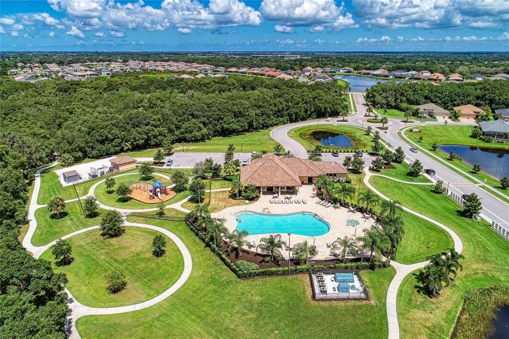 For Sale: $780,000 (4 beds, 3 baths, 2674 Square Feet)