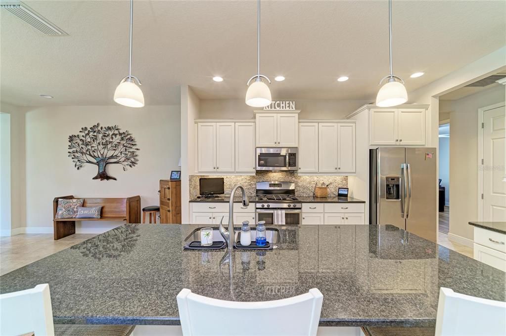 For Sale: $780,000 (4 beds, 3 baths, 2674 Square Feet)