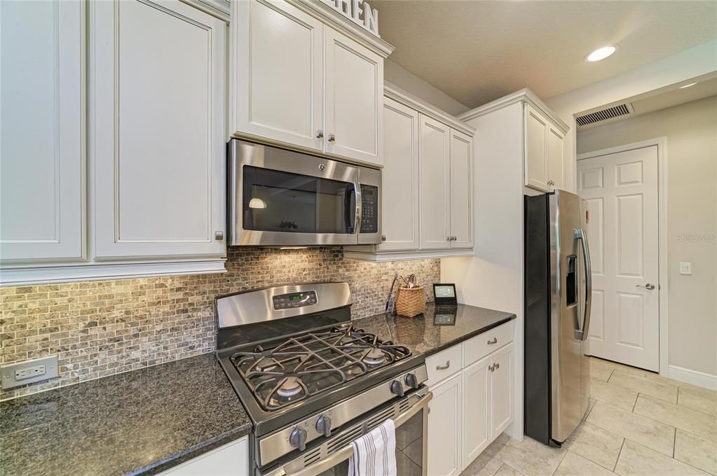 For Sale: $780,000 (4 beds, 3 baths, 2674 Square Feet)