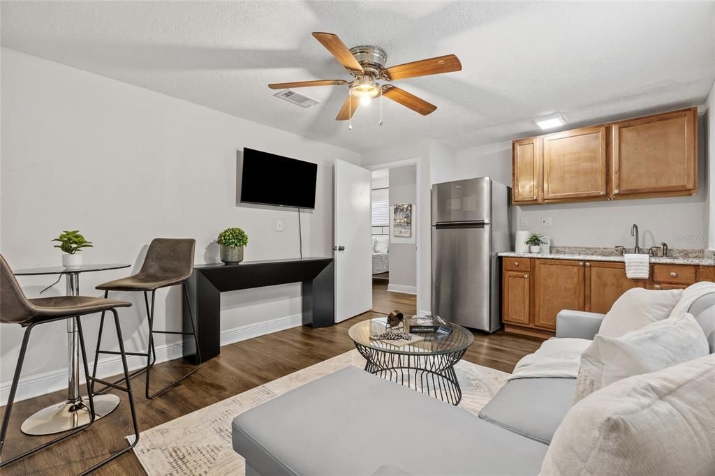 For Sale: $550,000 (7 beds, 4 baths, 2958 Square Feet)