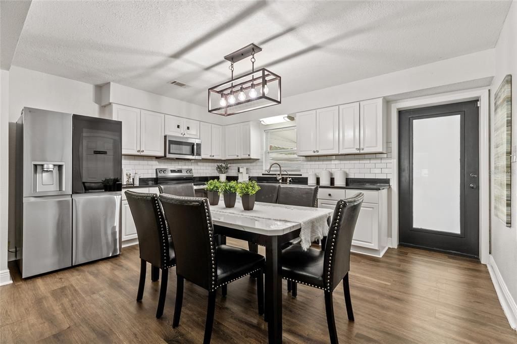 For Sale: $550,000 (7 beds, 4 baths, 2958 Square Feet)