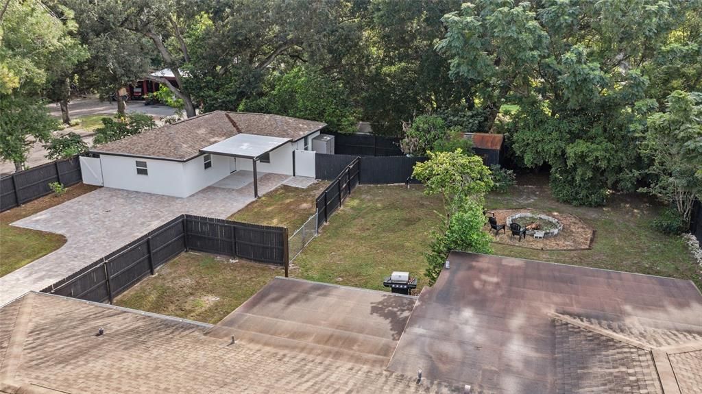 For Sale: $550,000 (7 beds, 4 baths, 2958 Square Feet)