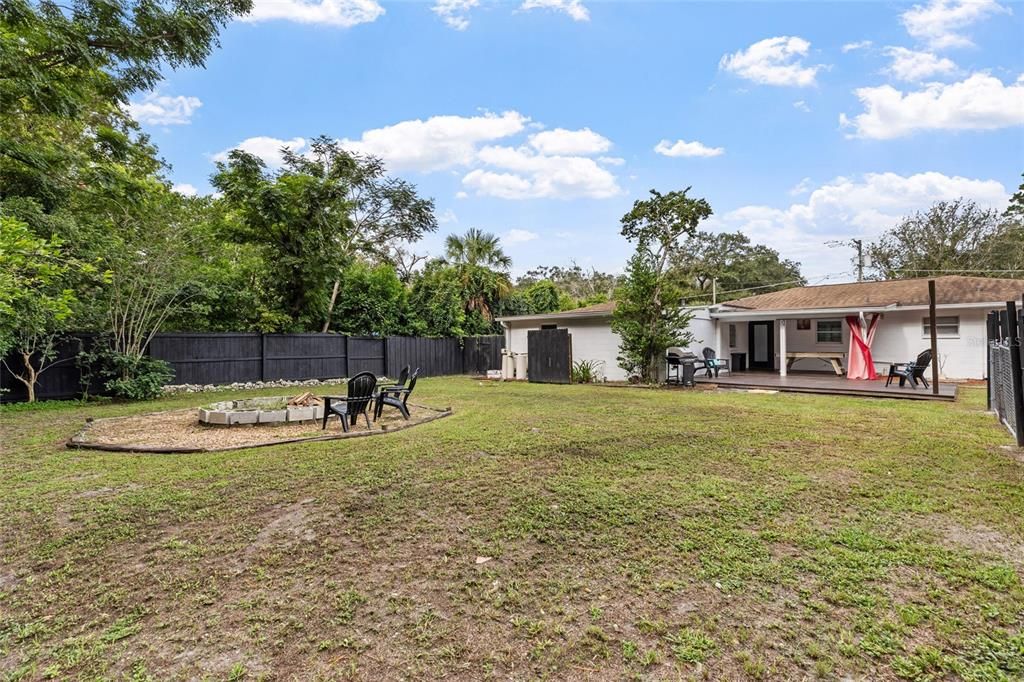 For Sale: $550,000 (7 beds, 4 baths, 2958 Square Feet)