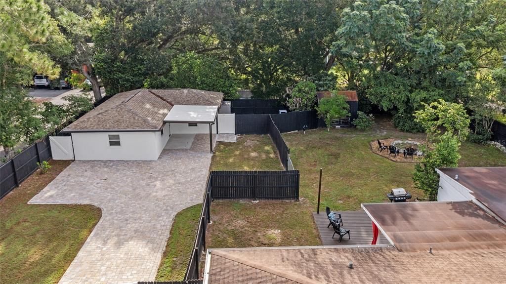 For Sale: $550,000 (7 beds, 4 baths, 2958 Square Feet)
