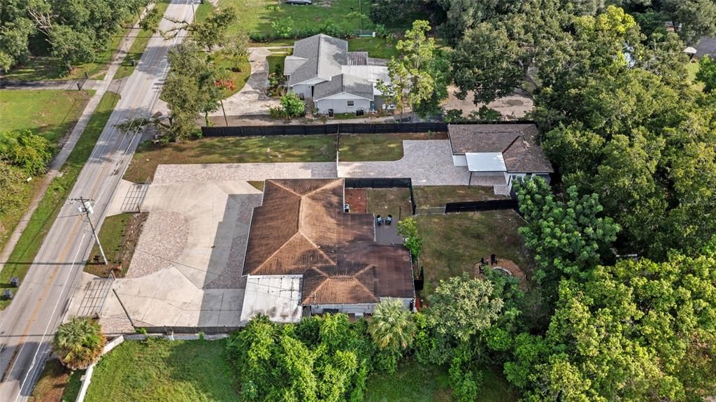 For Sale: $550,000 (7 beds, 4 baths, 2958 Square Feet)