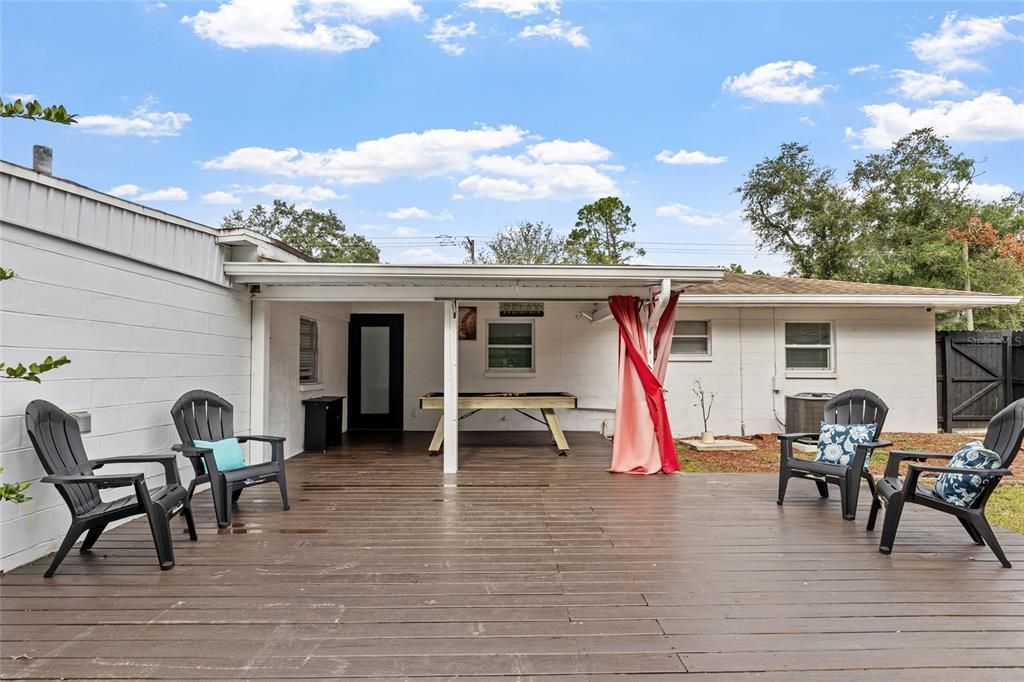 For Sale: $550,000 (7 beds, 4 baths, 2958 Square Feet)