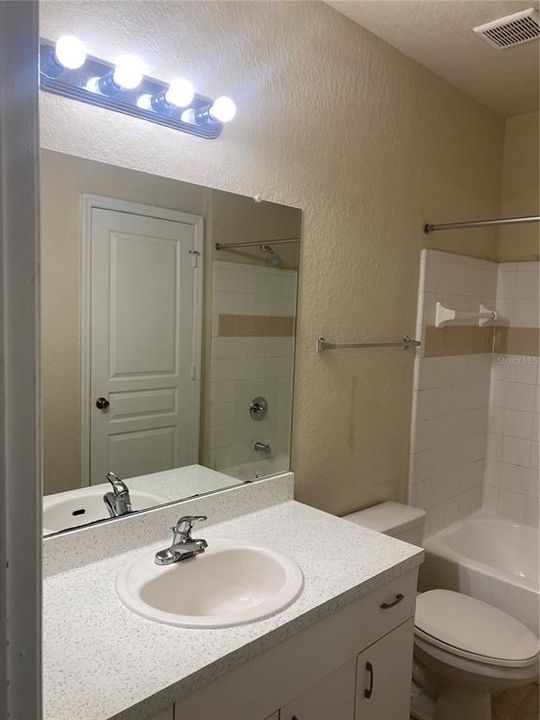 For Rent: $1,325 (1 beds, 1 baths, 780 Square Feet)