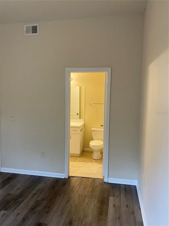 For Rent: $1,325 (1 beds, 1 baths, 780 Square Feet)