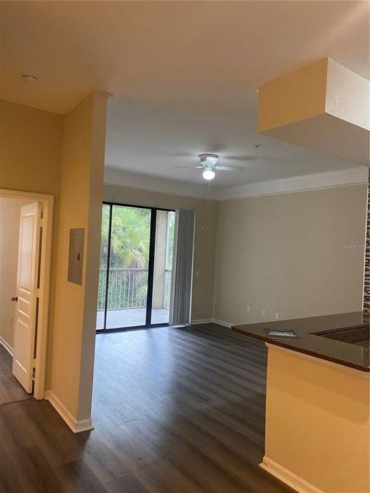 For Rent: $1,325 (1 beds, 1 baths, 780 Square Feet)