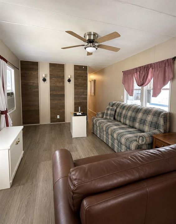 For Sale: $159,000 (3 beds, 2 baths, 1200 Square Feet)