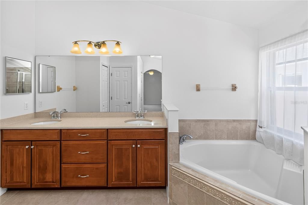 For Sale: $529,999 (4 beds, 3 baths, 1928 Square Feet)