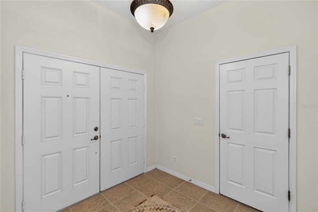 For Sale: $529,999 (4 beds, 3 baths, 1928 Square Feet)