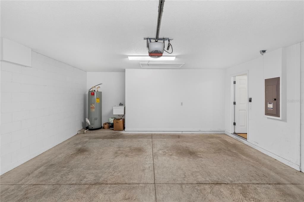 For Sale: $529,999 (4 beds, 3 baths, 1928 Square Feet)