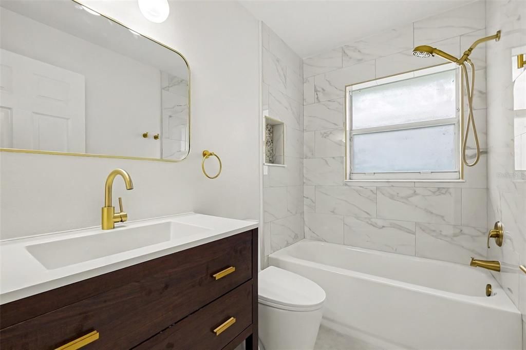 For Sale: $309,900 (3 beds, 2 baths, 1321 Square Feet)