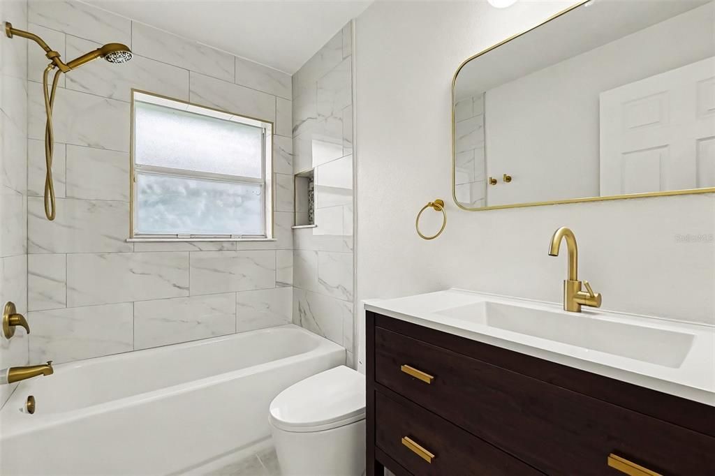 For Sale: $309,900 (3 beds, 2 baths, 1321 Square Feet)