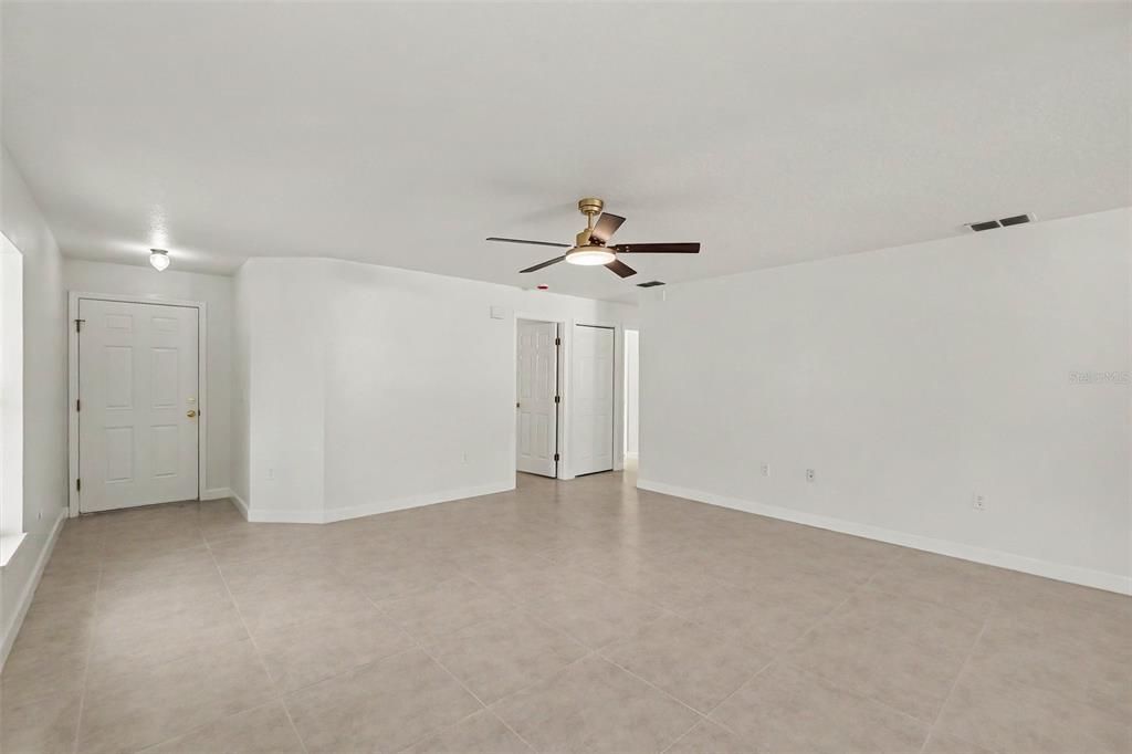 For Sale: $309,900 (3 beds, 2 baths, 1321 Square Feet)