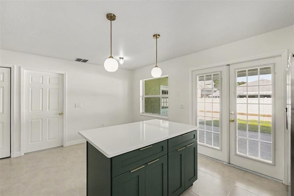 For Sale: $309,900 (3 beds, 2 baths, 1321 Square Feet)