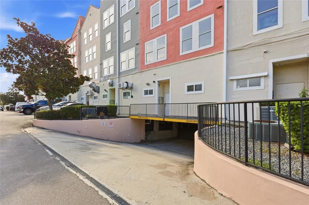 Activo con contrato: $189,000 (1 camas, 1 baños, 1000 Pies cuadrados)