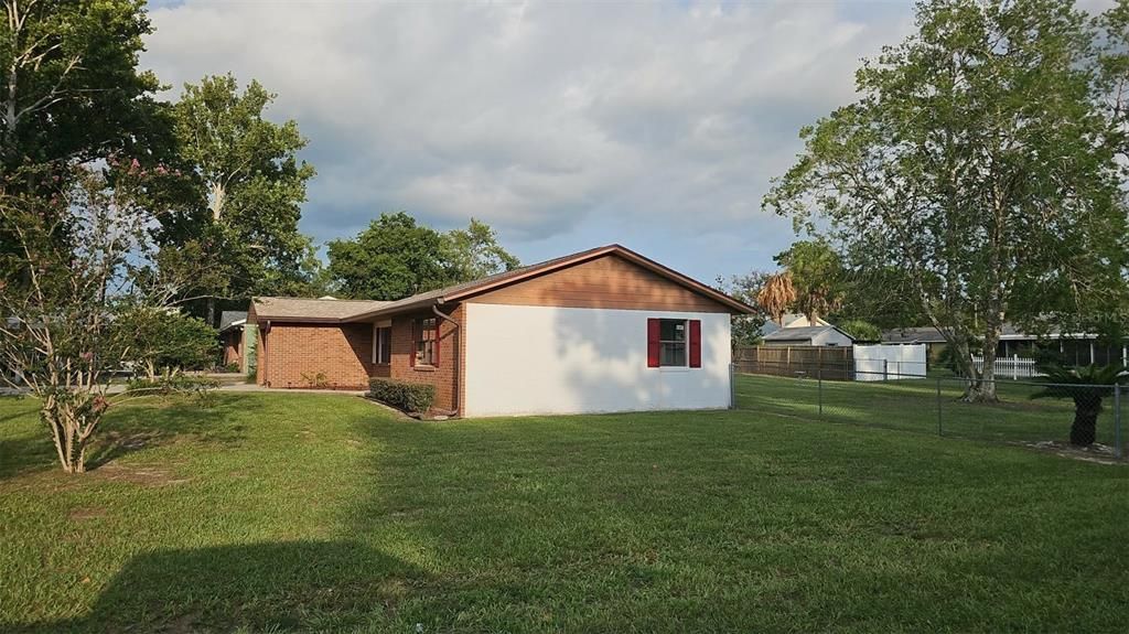 For Sale: $239,900 (3 beds, 2 baths, 1162 Square Feet)