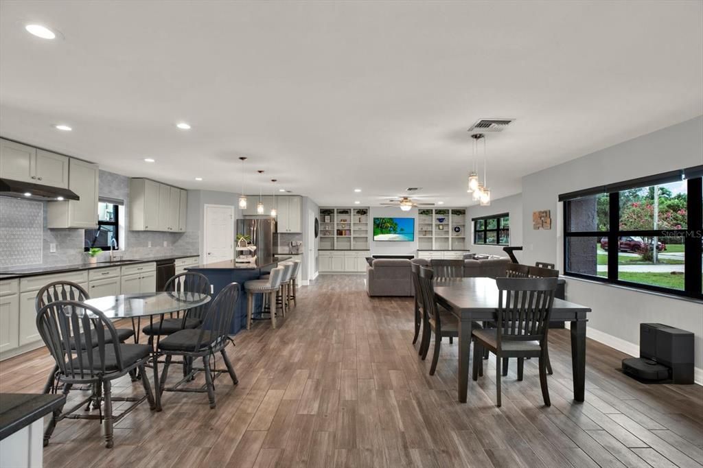 En Venta: $550,000 (3 camas, 2 baños, 2026 Pies cuadrados)