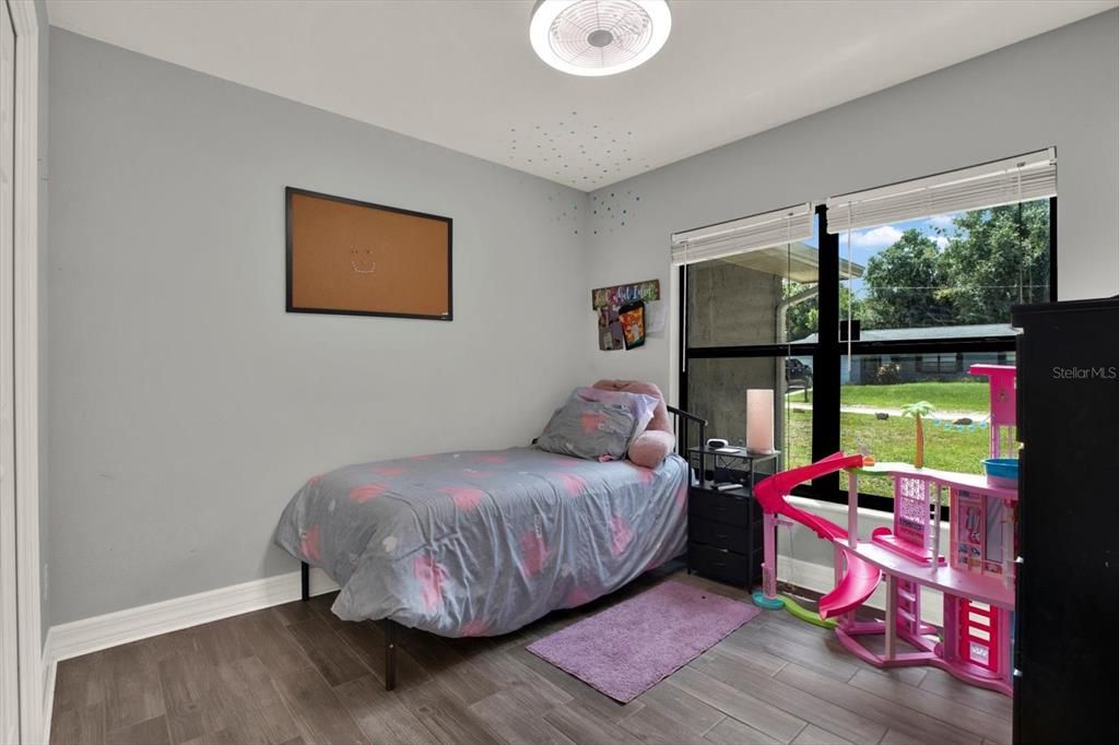 En Venta: $550,000 (3 camas, 2 baños, 2026 Pies cuadrados)