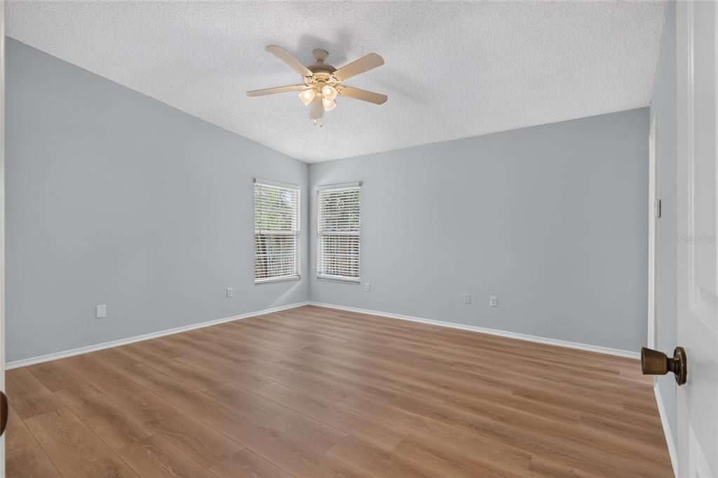 В аренду: $2,395 (3 спален, 2 ванн, 1409 Квадратных фут)