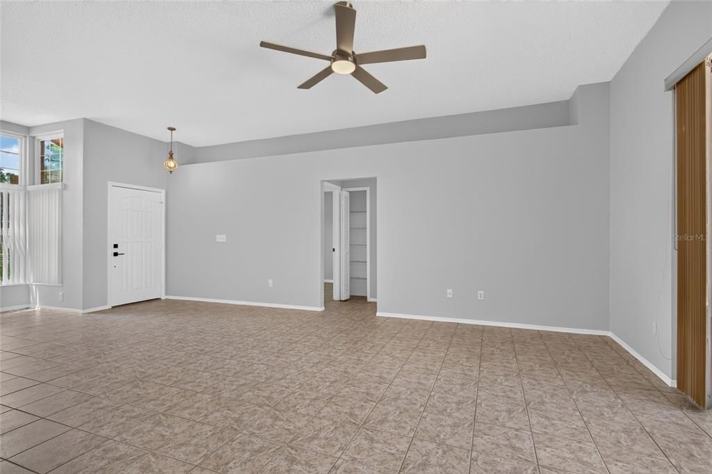 В аренду: $2,395 (3 спален, 2 ванн, 1409 Квадратных фут)
