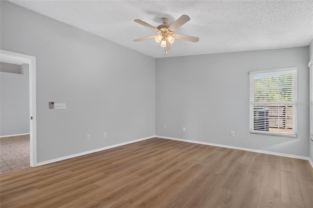 В аренду: $2,395 (3 спален, 2 ванн, 1409 Квадратных фут)