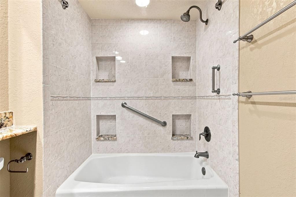 En Venta: $239,900 (1 camas, 1 baños, 825 Pies cuadrados)