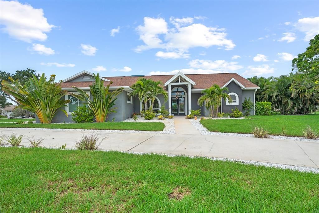 For Sale: $989,000 (3 beds, 2 baths, 2155 Square Feet)