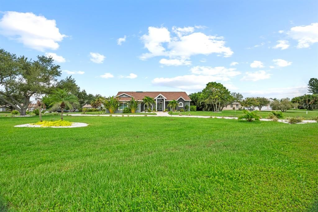 For Sale: $989,000 (3 beds, 2 baths, 2155 Square Feet)