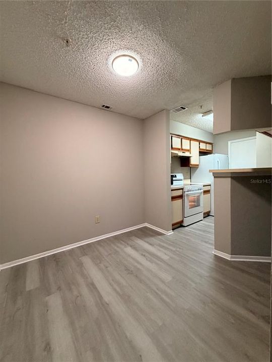 For Rent: $1,380 (1 beds, 1 baths, 662 Square Feet)