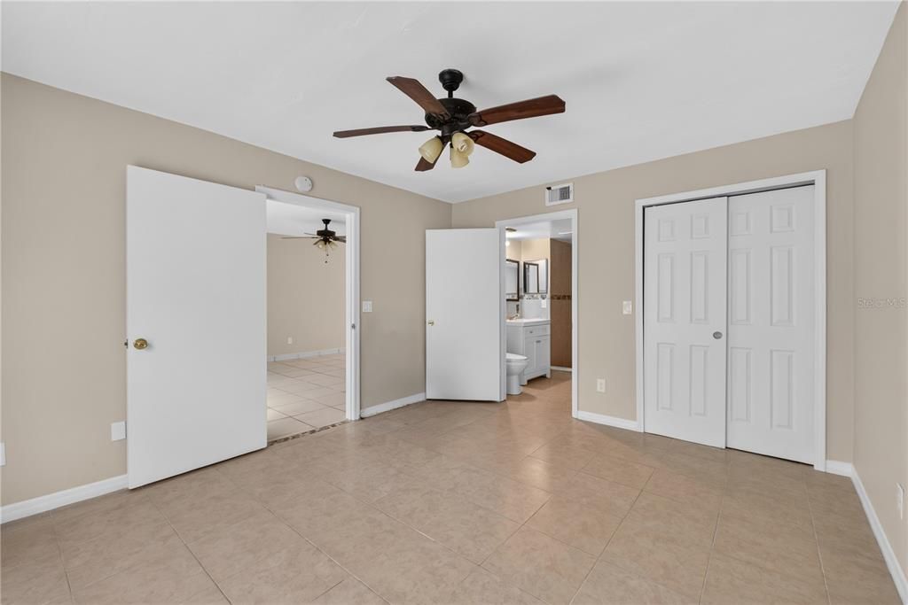 For Rent: $1,700 (2 beds, 2 baths, 1013 Square Feet)
