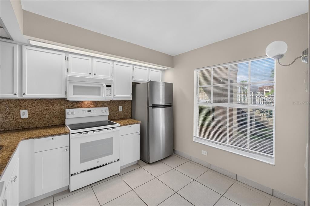For Rent: $1,700 (2 beds, 2 baths, 1013 Square Feet)