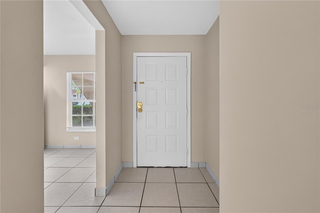 For Rent: $1,700 (2 beds, 2 baths, 1013 Square Feet)