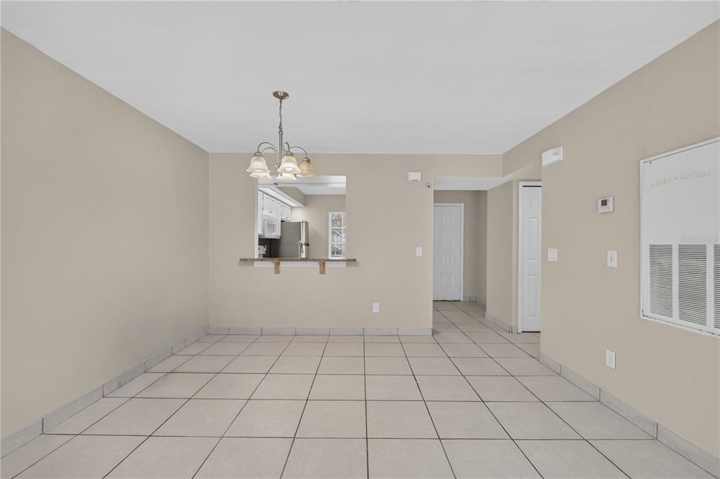 For Rent: $1,700 (2 beds, 2 baths, 1013 Square Feet)