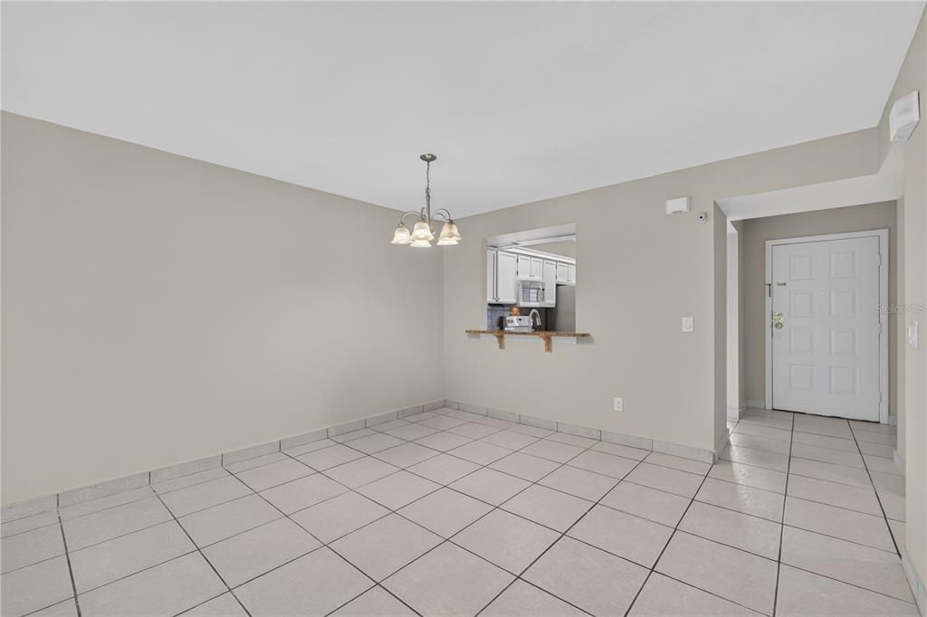 For Rent: $1,700 (2 beds, 2 baths, 1013 Square Feet)