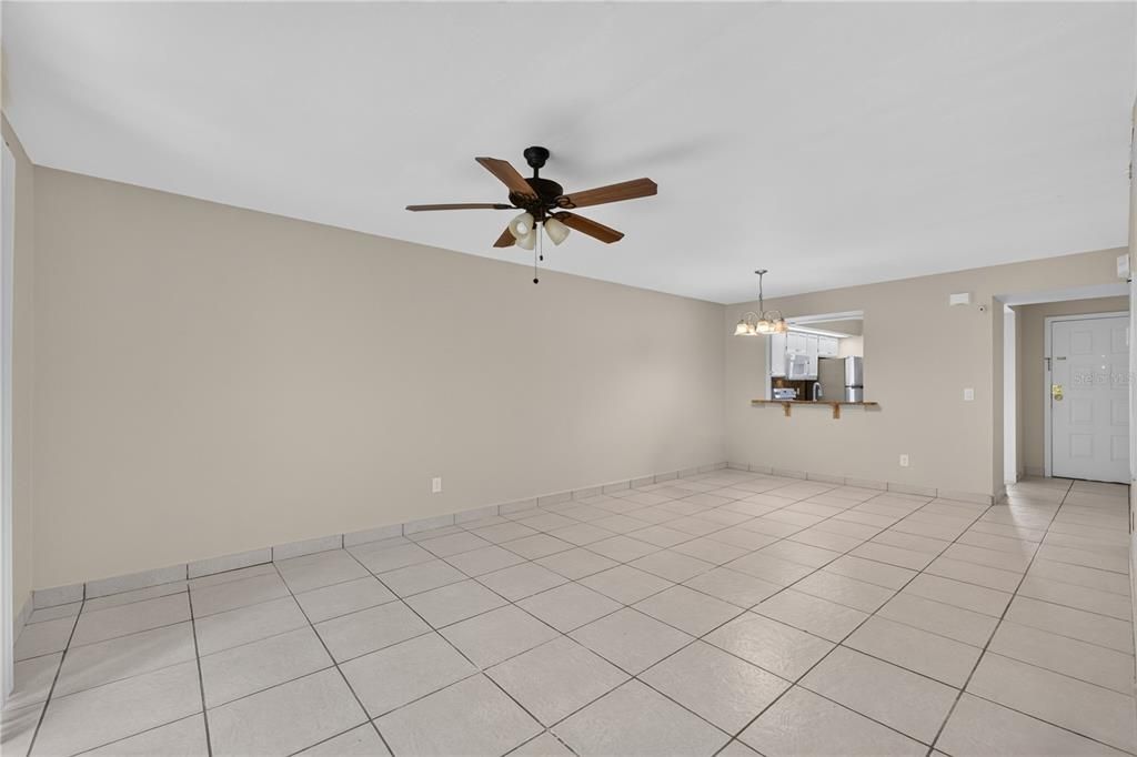 For Rent: $1,700 (2 beds, 2 baths, 1013 Square Feet)