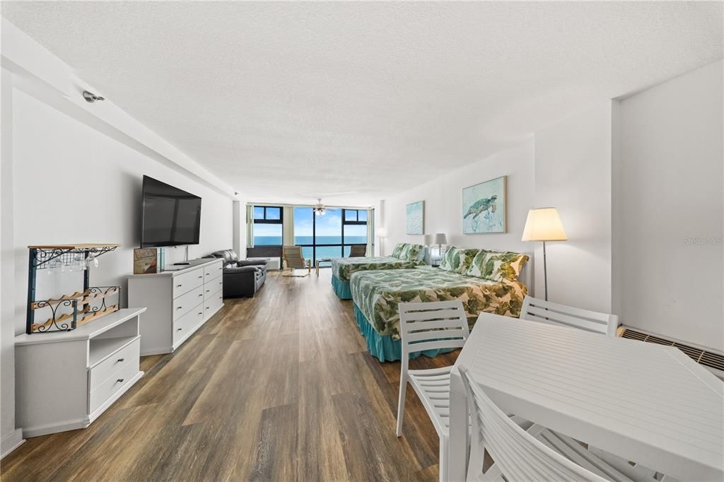 For Sale: $150,000 (0 beds, 1 baths, 543 Square Feet)