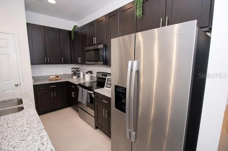 En Renta: $2,300 (4 camas, 3 baños, 1827 Pies cuadrados)