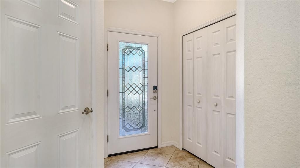 En Venta: $279,000 (3 camas, 2 baños, 1950 Pies cuadrados)
