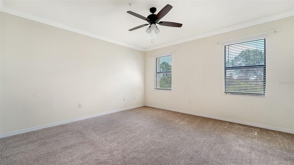 En Venta: $279,000 (3 camas, 2 baños, 1950 Pies cuadrados)