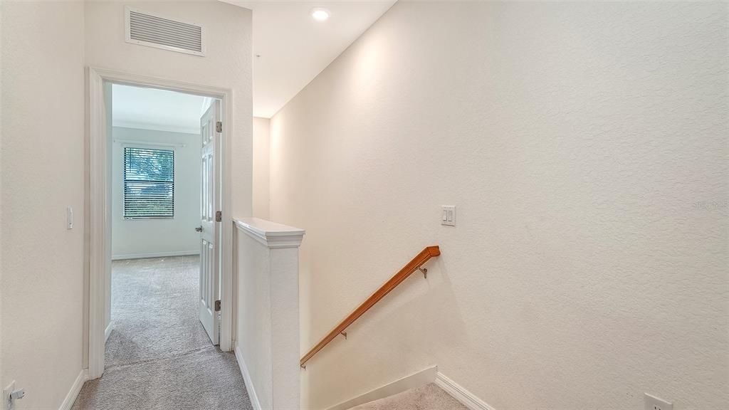 En Venta: $279,000 (3 camas, 2 baños, 1950 Pies cuadrados)