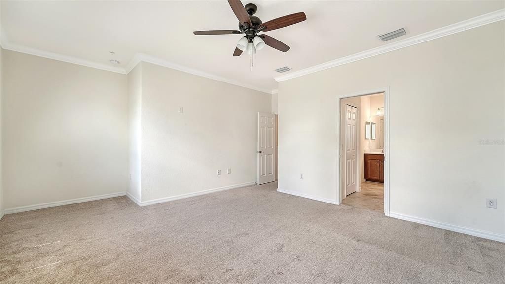 En Venta: $279,000 (3 camas, 2 baños, 1950 Pies cuadrados)