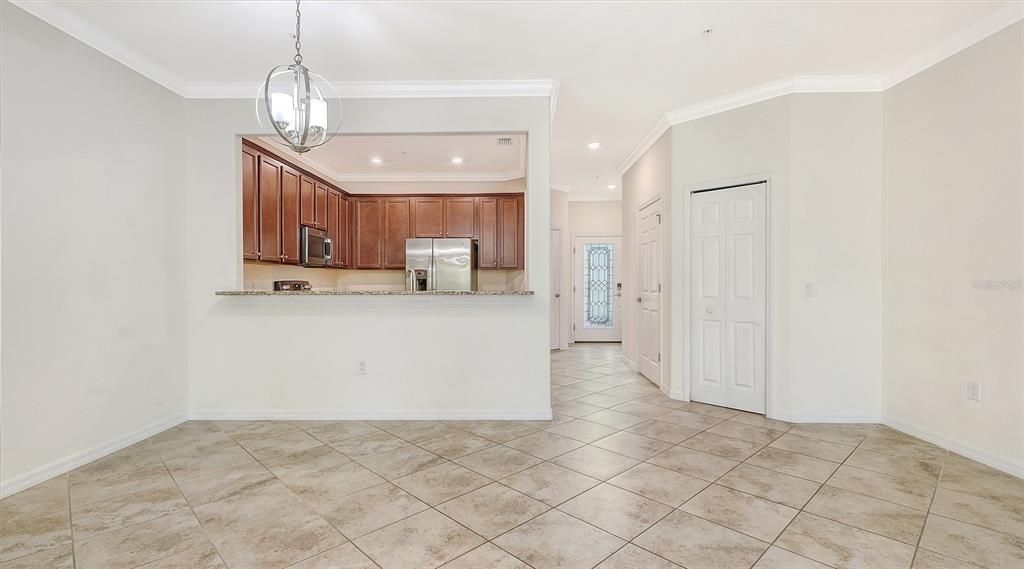 En Venta: $279,000 (3 camas, 2 baños, 1950 Pies cuadrados)