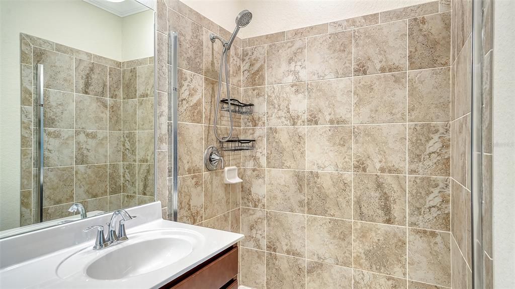 En Venta: $279,000 (3 camas, 2 baños, 1950 Pies cuadrados)