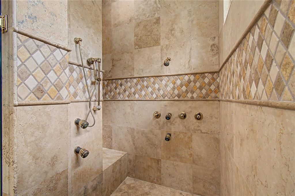 En Renta: $10,995 (5 camas, 5 baños, 6700 Pies cuadrados)